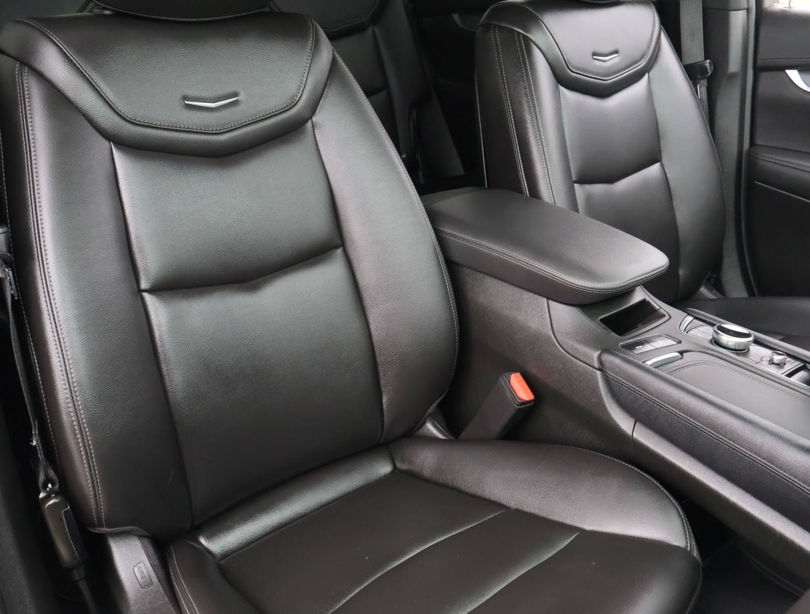 Used 2025 Cadillac XT6 Luxury FWD image 22