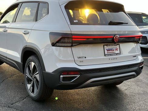 New 2026 Volkswagen Taos SE AWD/4WD image 22