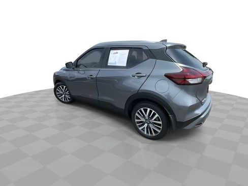 Used 2022 Nissan Kicks SV FWD image 6