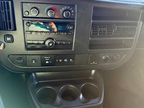 Used 2018 GMC Savana 2500 w/ Driver Convenience Package image 15