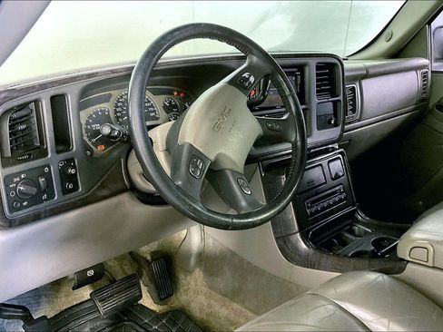 Used 2003 GMC Yukon XL Denali image 15