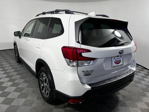 Used 2020 Subaru Forester Premium AWD/4WD image 7
