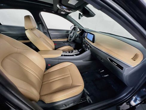 Certified 2023 Hyundai Sonata Limited w/ Preferred Accessory Package FWD image 29