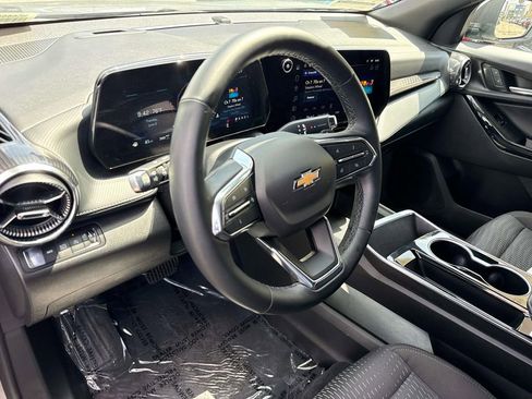 Used 2025 Chevrolet Equinox LT AWD/4WD image 23