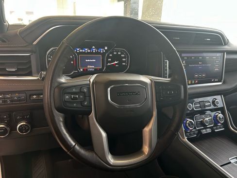 Used 2021 GMC Yukon XL Denali image 12