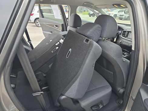 Used 2019 Kia Sorento L image 35