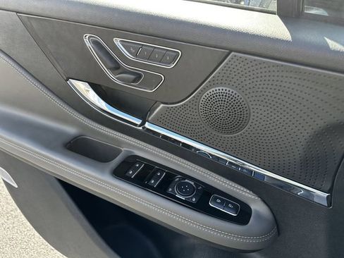 Used 2025 Lincoln Corsair AWD image 30