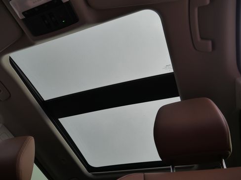 New 2026 Nissan Rogue Platinum image 5