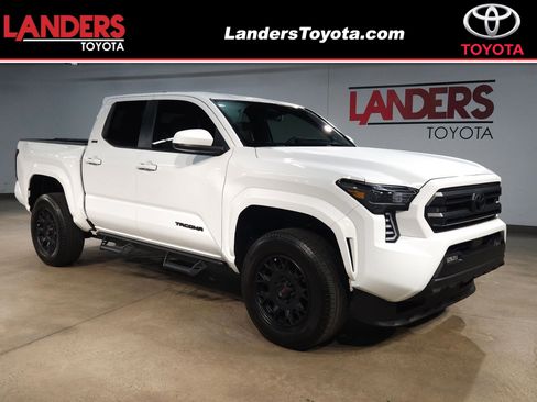Certified 2025 Toyota Tacoma SR5 RWD image 1