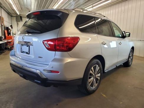 Used 2019 Nissan Pathfinder S AWD/4WD image 3