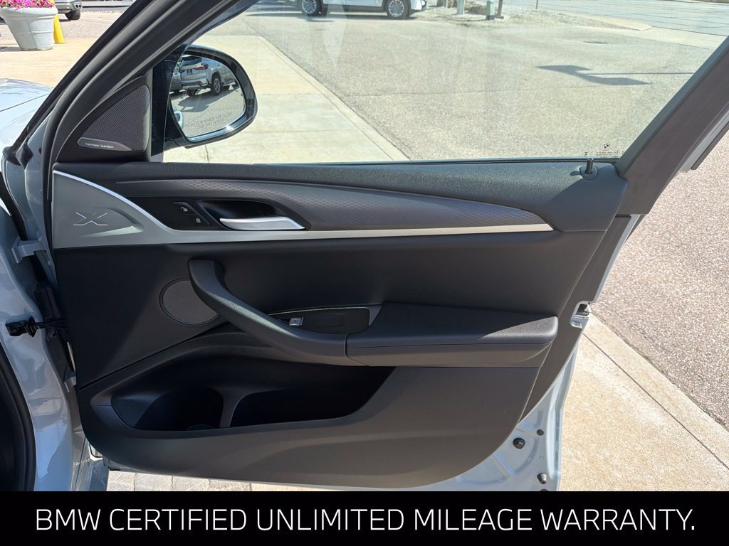 Certified 2025 BMW X4 xDrive30i w/ M Sport Package AWD/4WD image 20