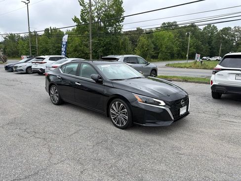 Used 2023 Nissan Altima 2.5 SL FWD image 1