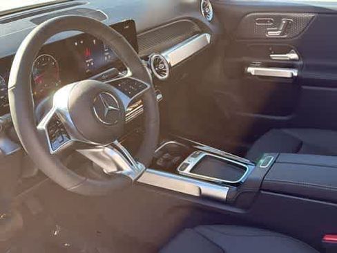 Used 2026 Mercedes-Benz GLB 250 4MATIC image 29