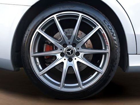 Used 2020 Mercedes-Benz S 560 4MATIC Sedan image 36