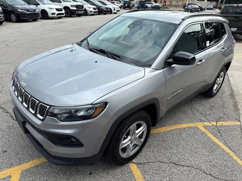 Used 2024 Jeep Compass Latitude AWD/4WD image 10
