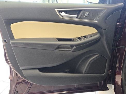 Used 2018 Ford Edge SEL w/ Equipment Group 201A AWD/4WD image 17