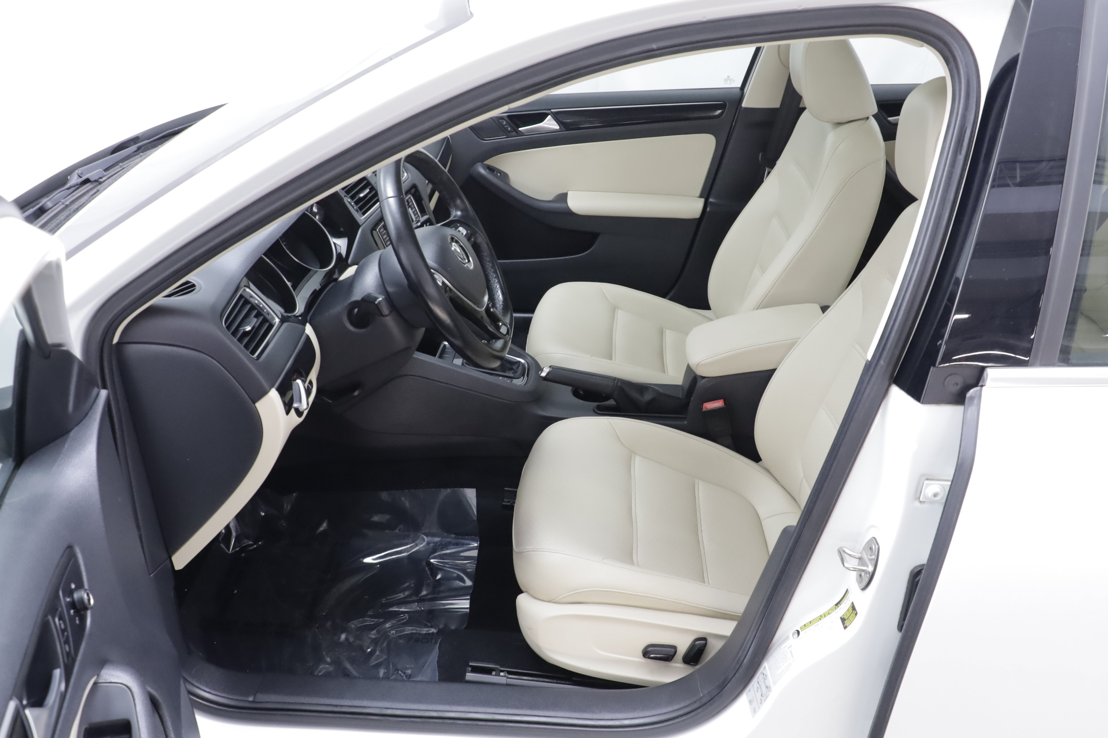 Used 2017 Volkswagen Jetta SEL FWD image 6