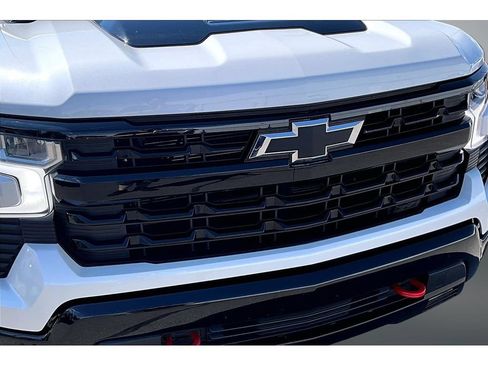 Used 2024 Chevrolet Silverado 1500 LT Trail Boss w/ Convenience Package II AWD/4WD image 34