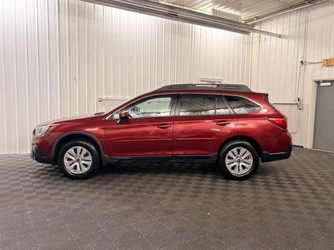 Used 2018 Subaru Outback 2.5i Premium image 2