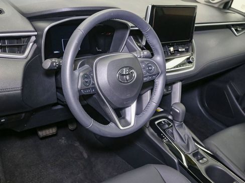 Used 2023 Toyota Corolla Cross XLE w/ Convenience Package AWD/4WD image 24