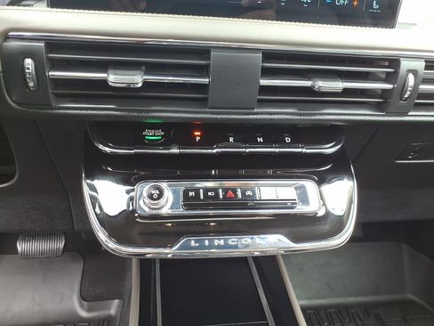 Used 2023 Lincoln Corsair AWD w/ Equipment Group 101A image 21