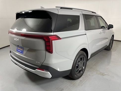 New 2026 Kia Carnival EX image 8