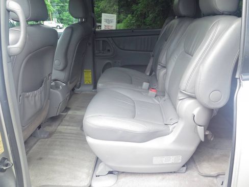 Used 2008 Toyota Sienna FWD image 18