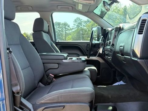 Used 2017 Chevrolet Silverado 1500 LT w/ All Star Edition AWD/4WD image 9