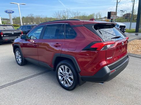 Used 2025 Toyota RAV4 XLE Premium w/ Weather Package AWD/4WD image 5