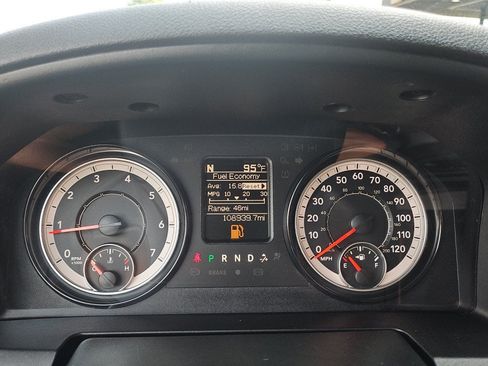 Used 2021 RAM 1500 Classic SLT AWD/4WD image 17