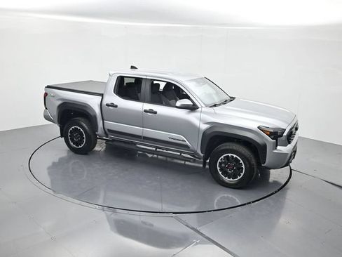 Used 2024 Toyota Tacoma TRD Off-Road AWD/4WD image 39