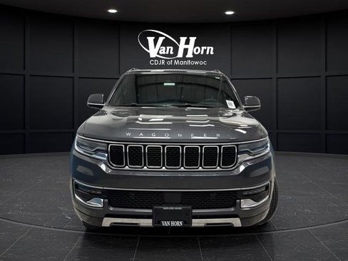 Used 2022 Jeep Wagoneer Series III image 2