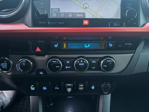 Used 2018 Toyota Tacoma SR image 54