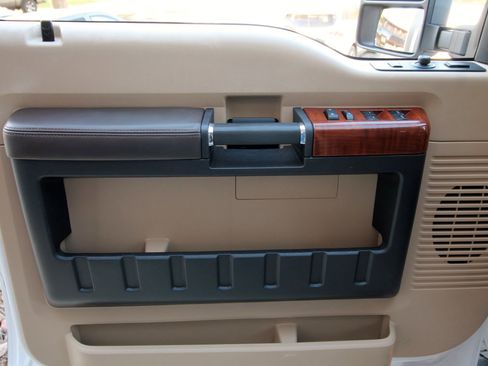 Used 2016 Ford F250 King Ranch w/ FX4 Off-Road Package image 18