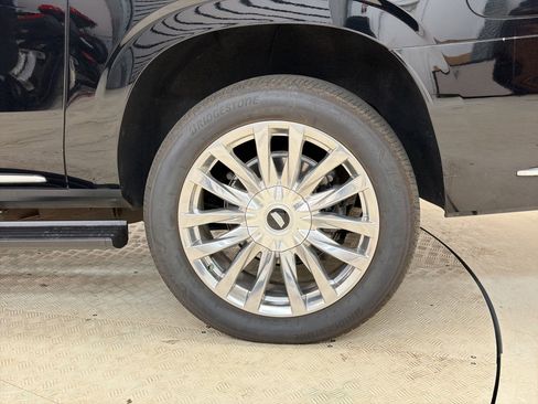 Certified 2024 Cadillac Escalade ESV Premium Luxury w/ Performance Package AWD/4WD image 12