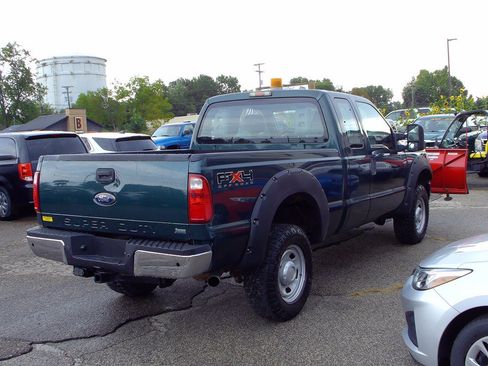 Used 2011 Ford F350 XL w/ FX4 Off Road Pkg AWD/4WD image 5