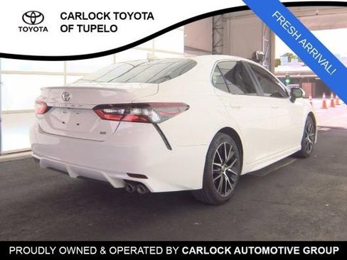 Used 2024 Toyota Camry SE image 4