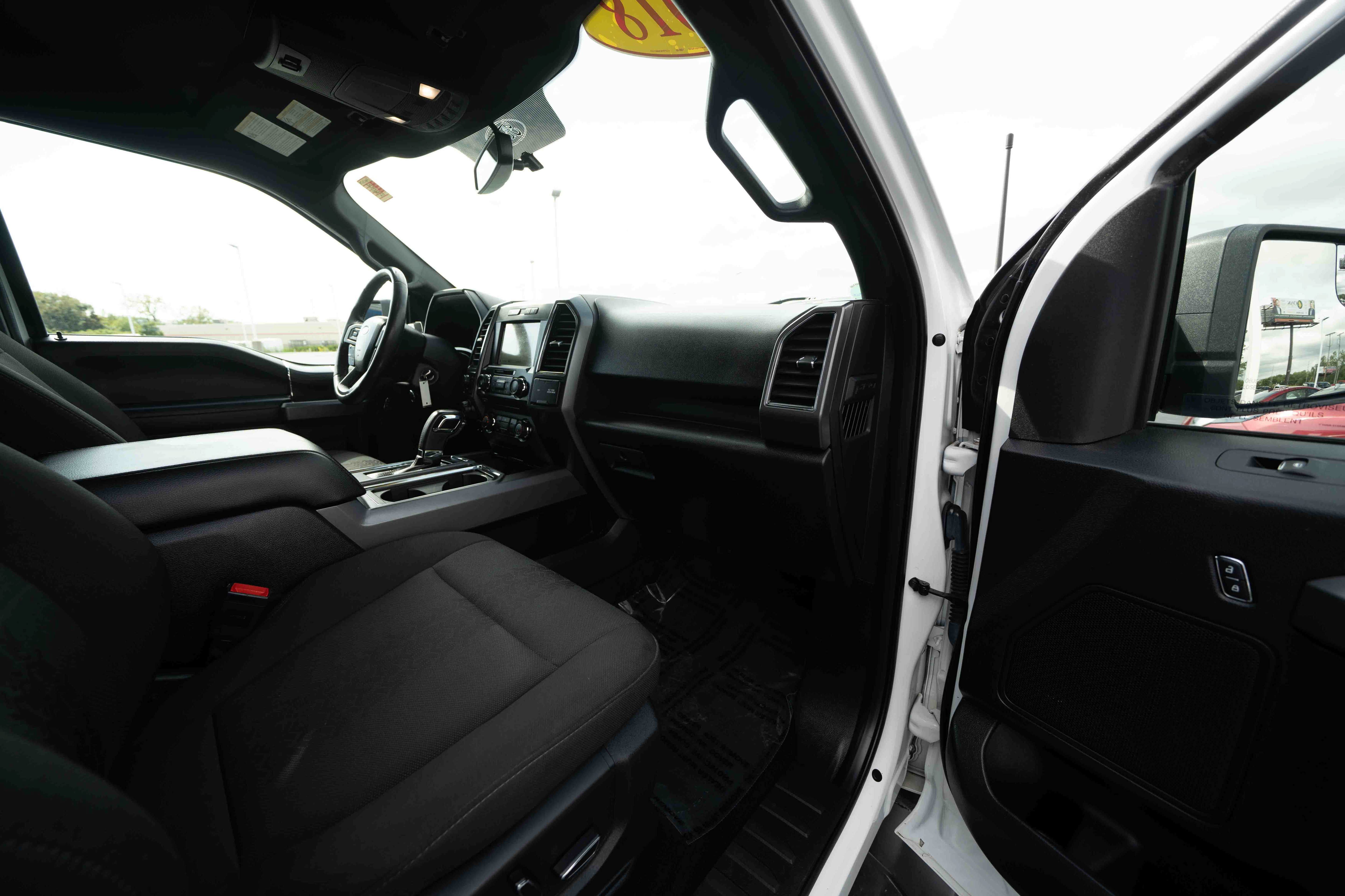 Used 2018 Ford F150 XLT w/ Equipment Group 302A Luxury AWD/4WD image 24