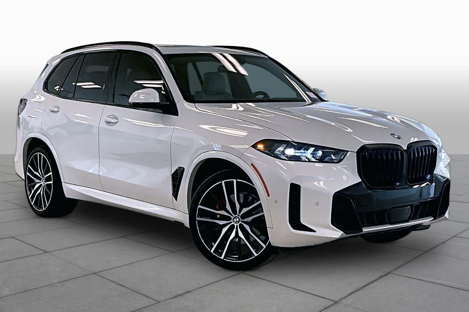 Used 2024 BMW X5 sDrive40i w/ M Sport Package RWD image 2