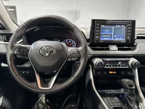 Certified 2020 Toyota RAV4 XLE w/ Convenience Package AWD/4WD image 9