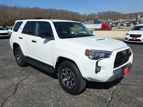 Used 2023 Toyota 4Runner TRD Off-Road image 2