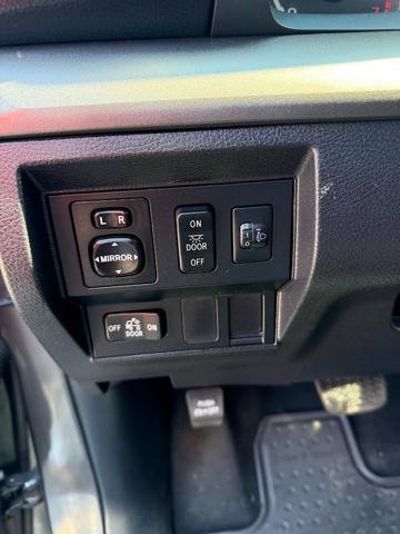 Used 2015 Toyota Tundra SR5 AWD/4WD image 11