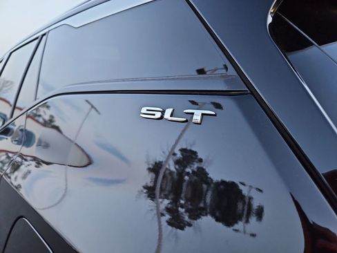 Used 2023 GMC Terrain SLT w/ Infotainment Package II image 34