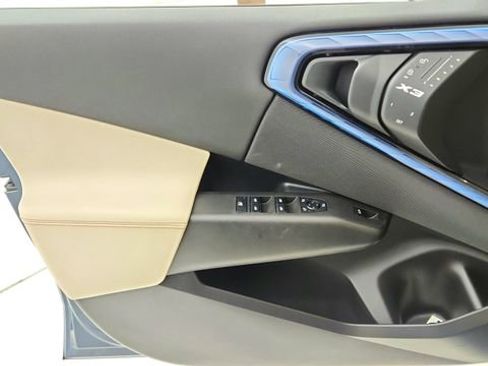 Used 2025 BMW X3 xDrive30i w/ Premium Package image 35