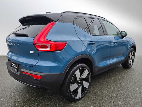 Certified 2023 Volvo XC40 Recharge Ultimate image 3