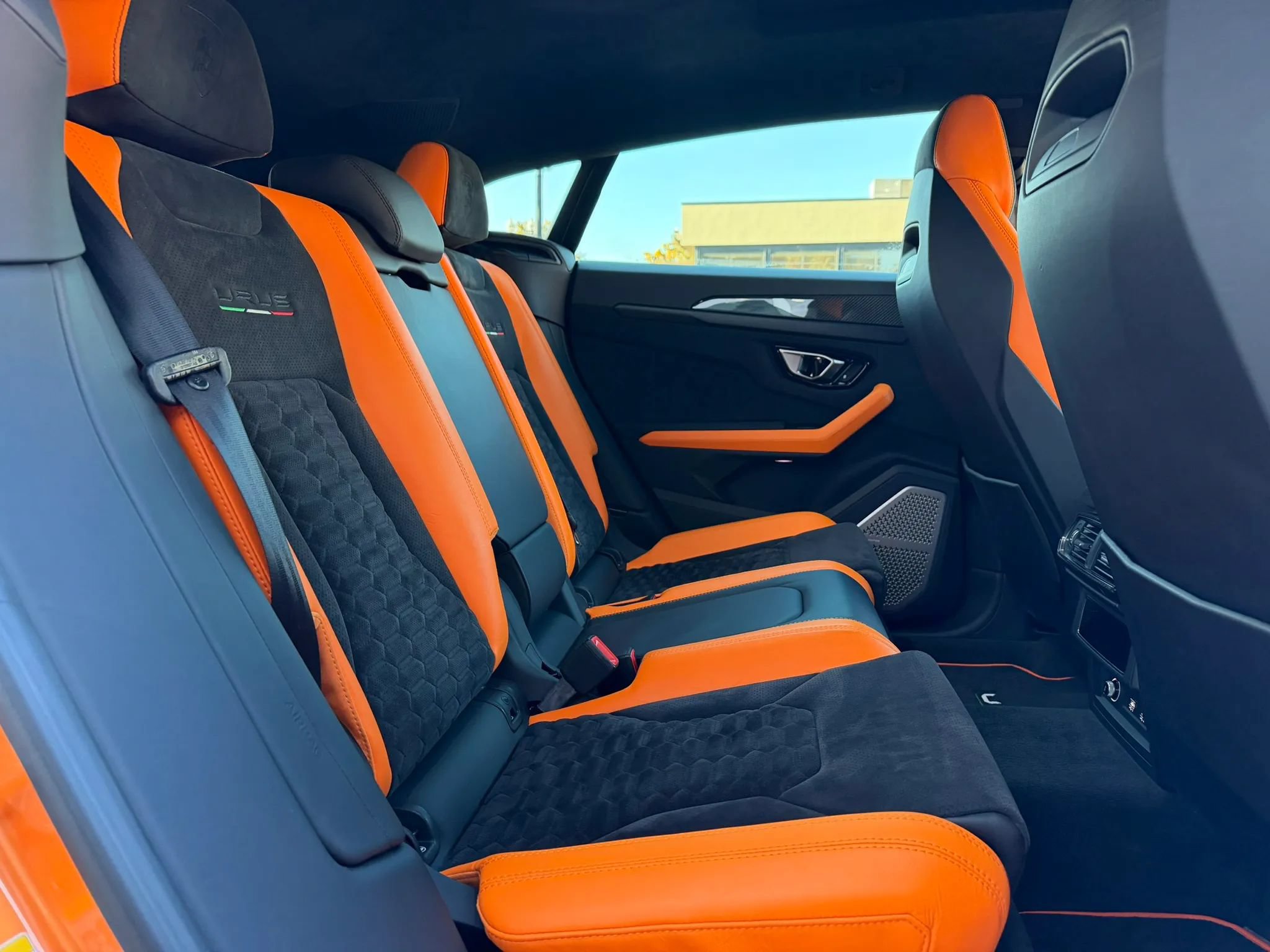 Used 2021 Lamborghini Urus AWD/4WD image 14