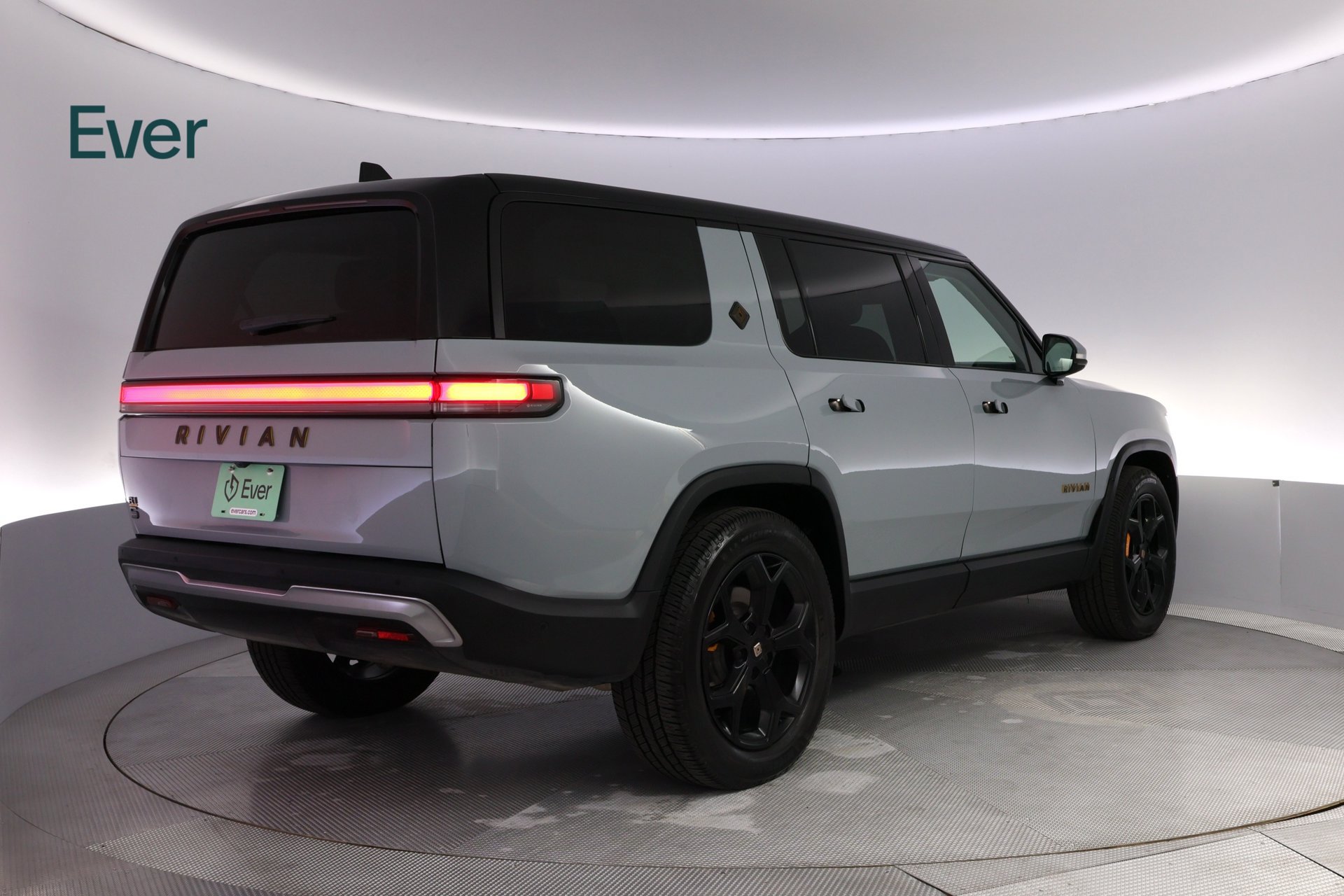 Used 2023 Rivian R1S Adventure Quad AWD/4WD image 3