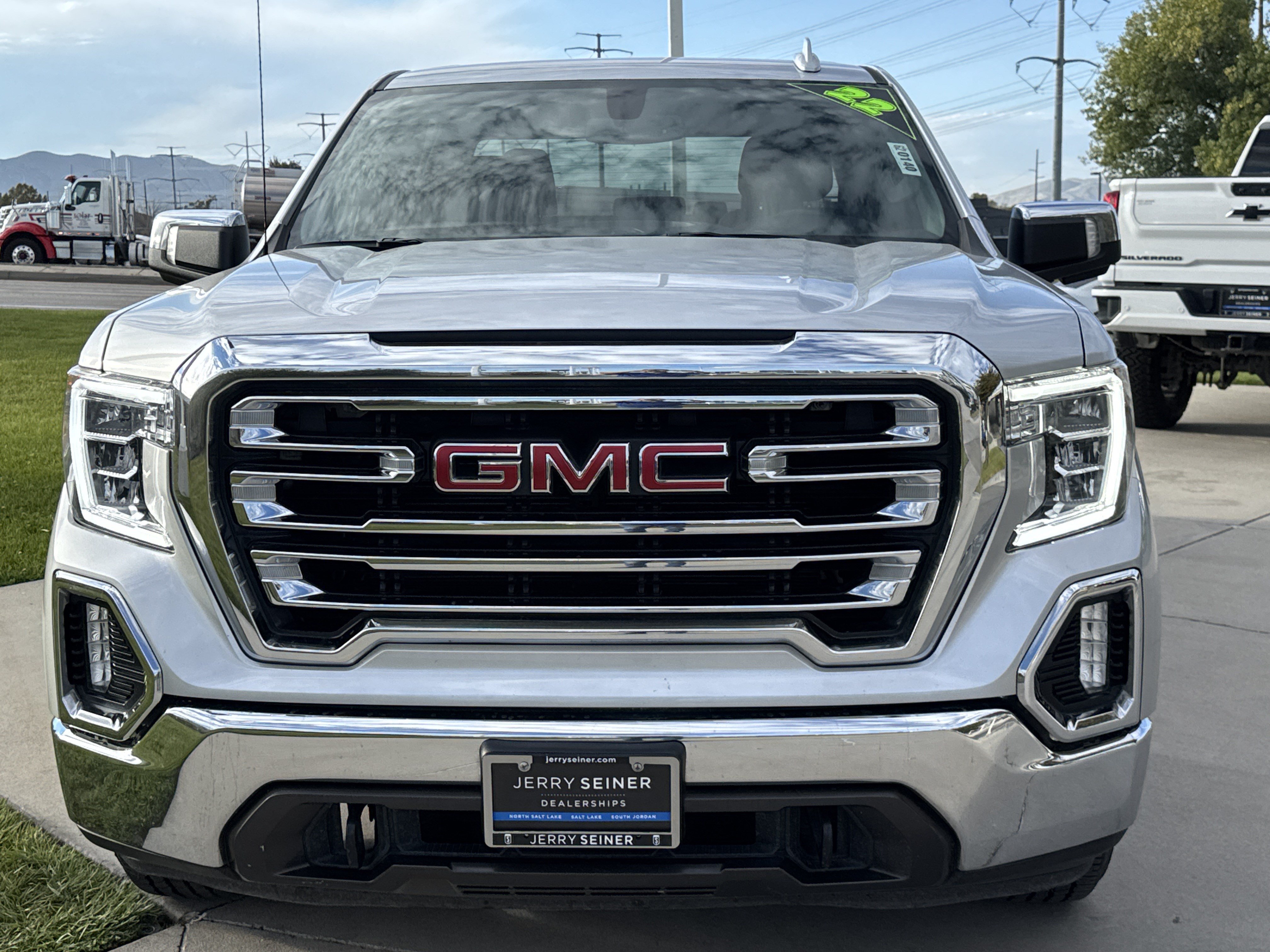 Used 2022 GMC Sierra 1500 SLT AWD/4WD image 9