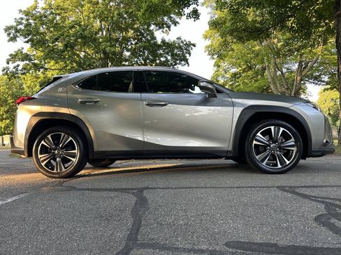 Used 2019 Lexus UX 200 w/ Premium Package FWD image 1
