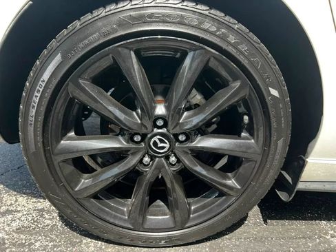 Used 2019 MAZDA MAZDA3 Hatchback w/ Premium Package FWD image 38